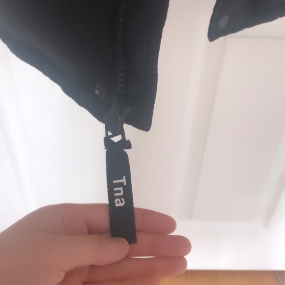 SOLD Aritzia Super Puff (BLACK) - Picture 7 of 12